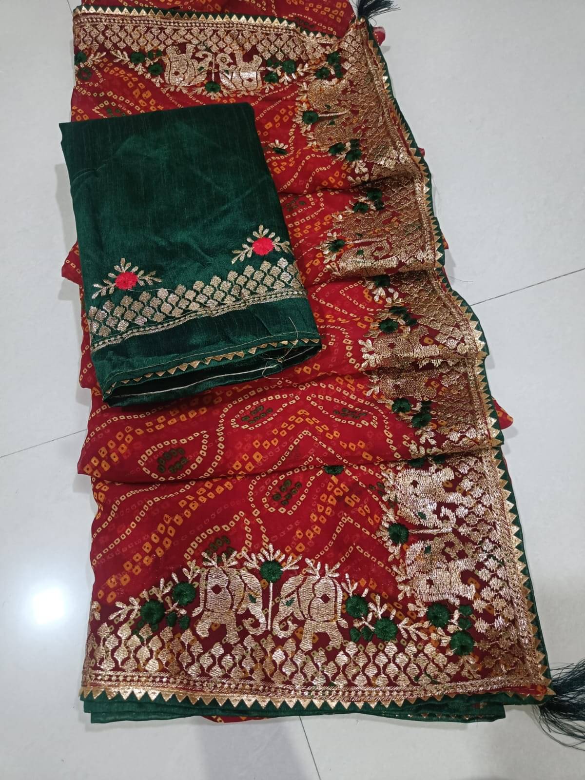 supalee Tex Georgette Printed Regular Saree With Unstitched Blouse Piece ( Red )     			supalee Tex Georgette Printed Regular Saree With Unstitched Blouse Piece ( Red )