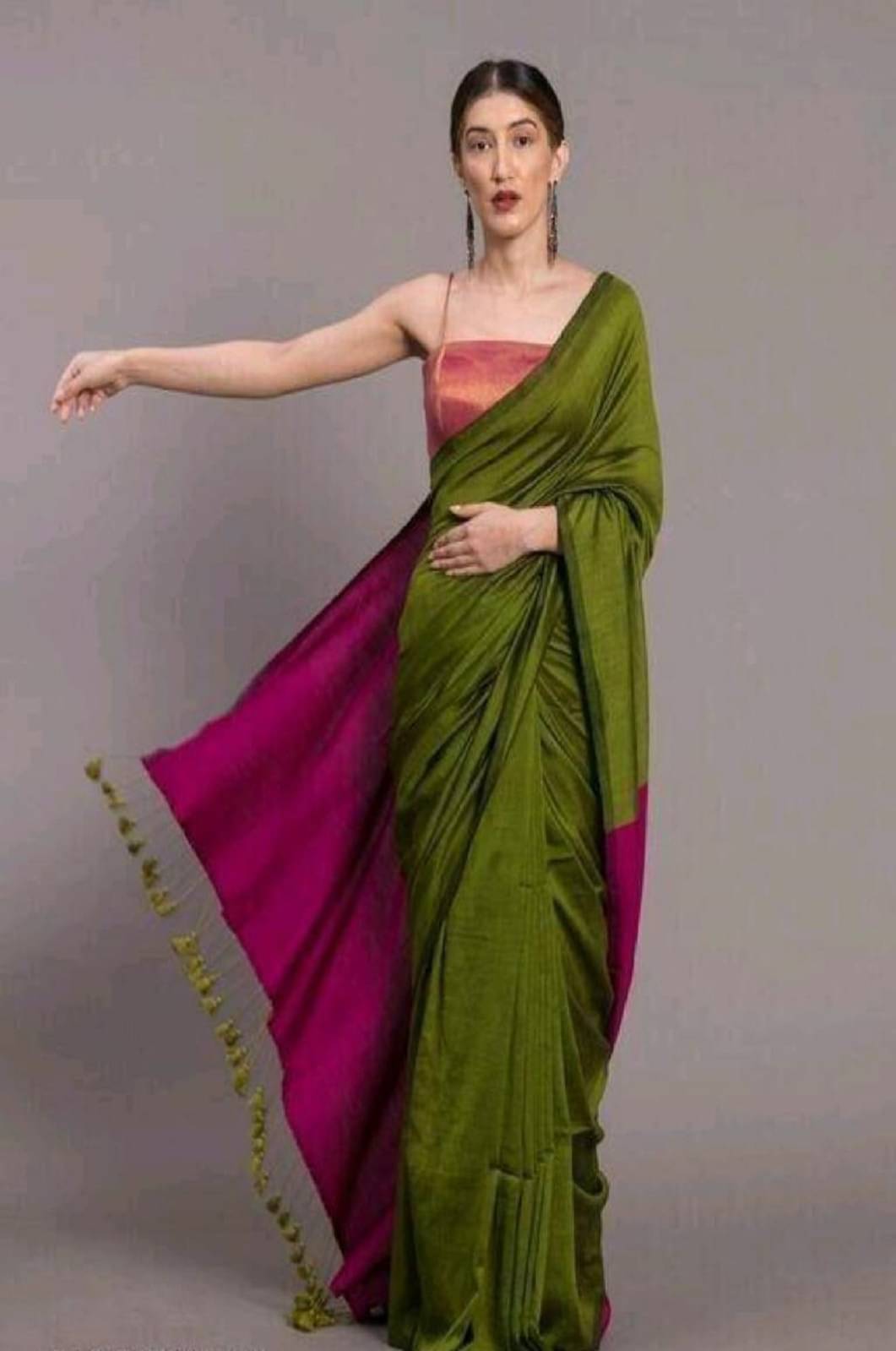     			BRYNBRIT Chanderi Self Design Chanderi saree With Unstitched Blouse Piece ( Green,Rani )