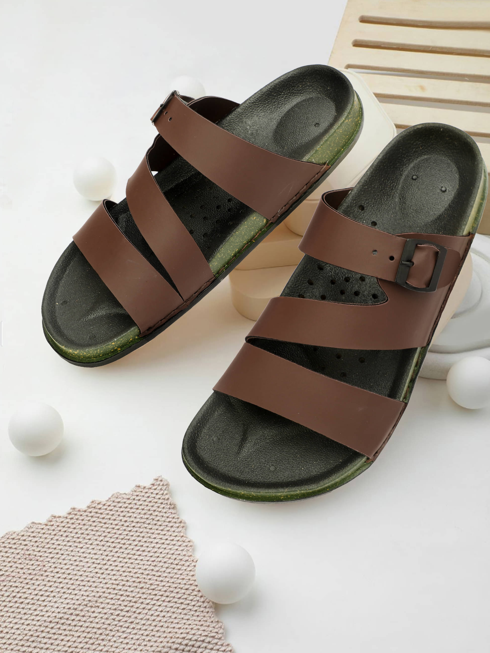     			Buxton Brown Men's Thong Flip Flop