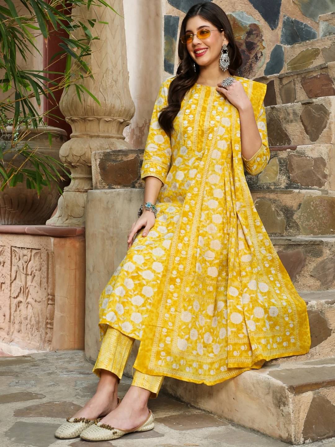     			Gulmohar Jaipur Women Cotton Printed Flared Kurti With Pants ( Yellow )