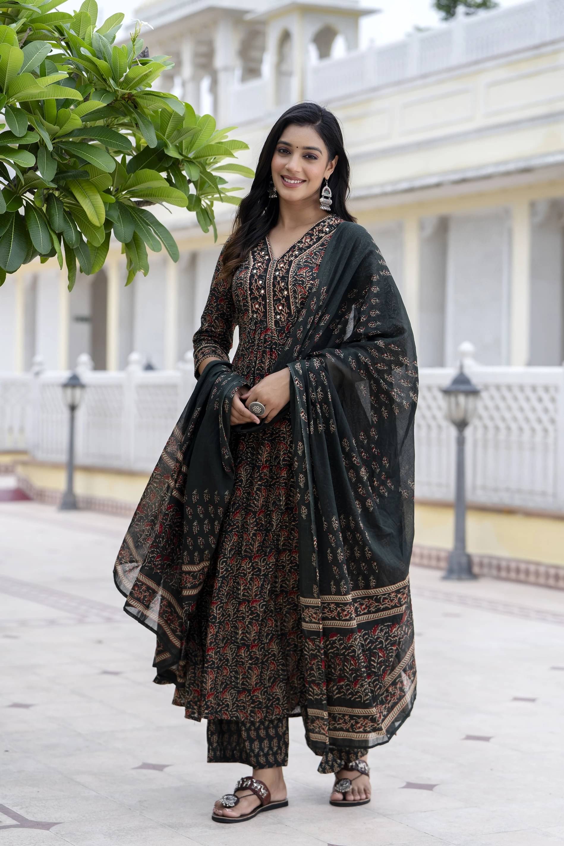     			Gulmohar Jaipur Women Cotton Printed Flared Kurti With Pants ( Dark Green )