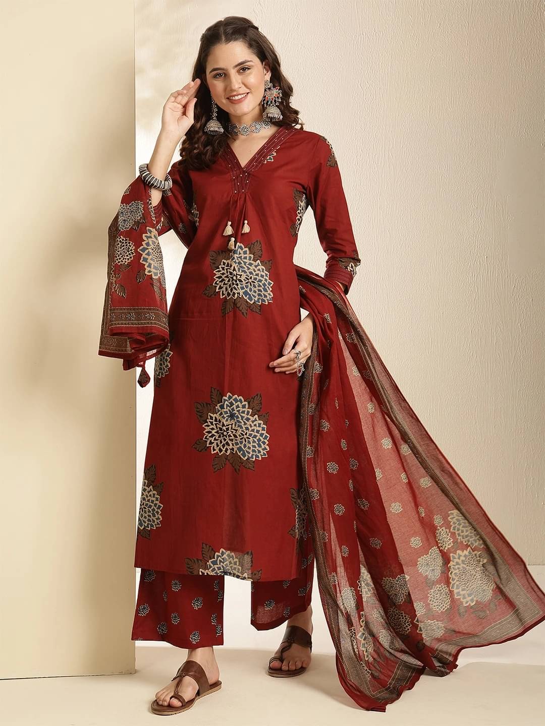 Gulmohar Jaipur Women Cotton Printed Straight Kurti With Palazzo ( Maroon ) Gulmohar Jaipur Women Cotton Printed Straight Kurti With Palazzo ( Maroon )