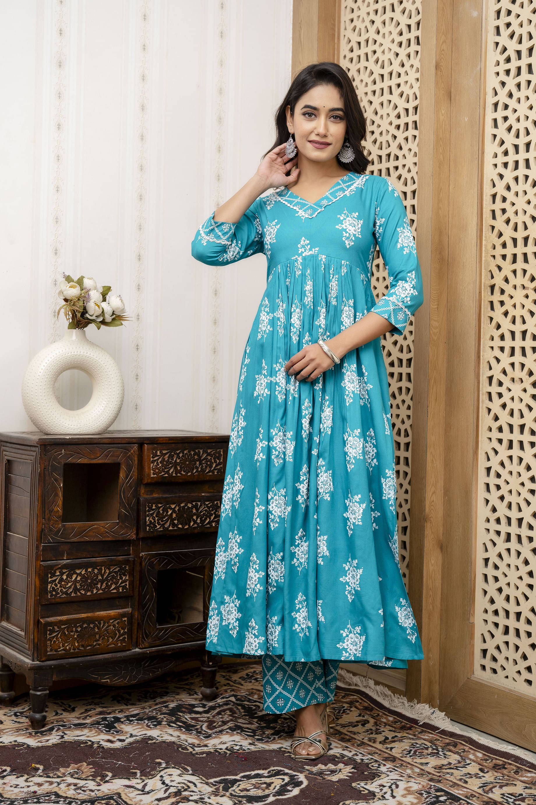     			Gulmohar Jaipur Women Rayon Printed Flared Kurti With Palazzo ( Green )