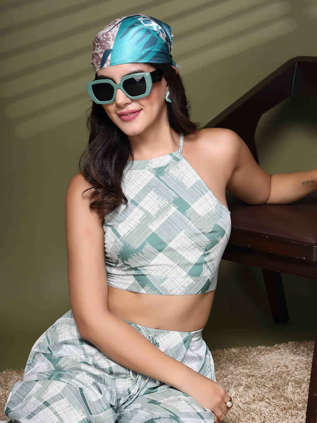 Oomph! Women's Crepe Crop Top ( Green ) Oomph! Women's Crepe Crop Top ( Green )