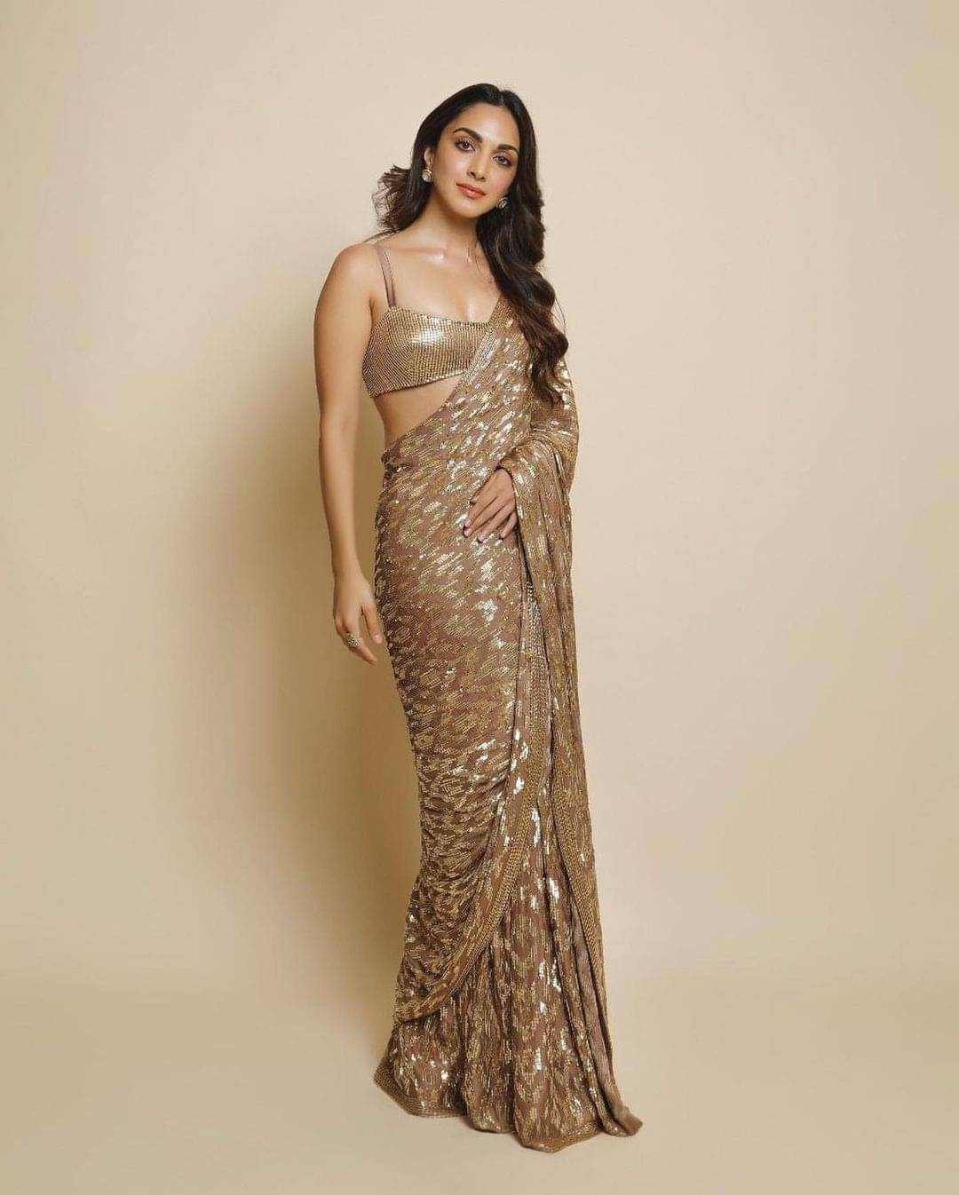 RADHA RANI TEX Georgette Dyed Regular Saree With Unstitched Blouse Piece ( Gold )     			RADHA RANI TEX Georgette Dyed Regular Saree With Unstitched Blouse Piece ( Gold )
