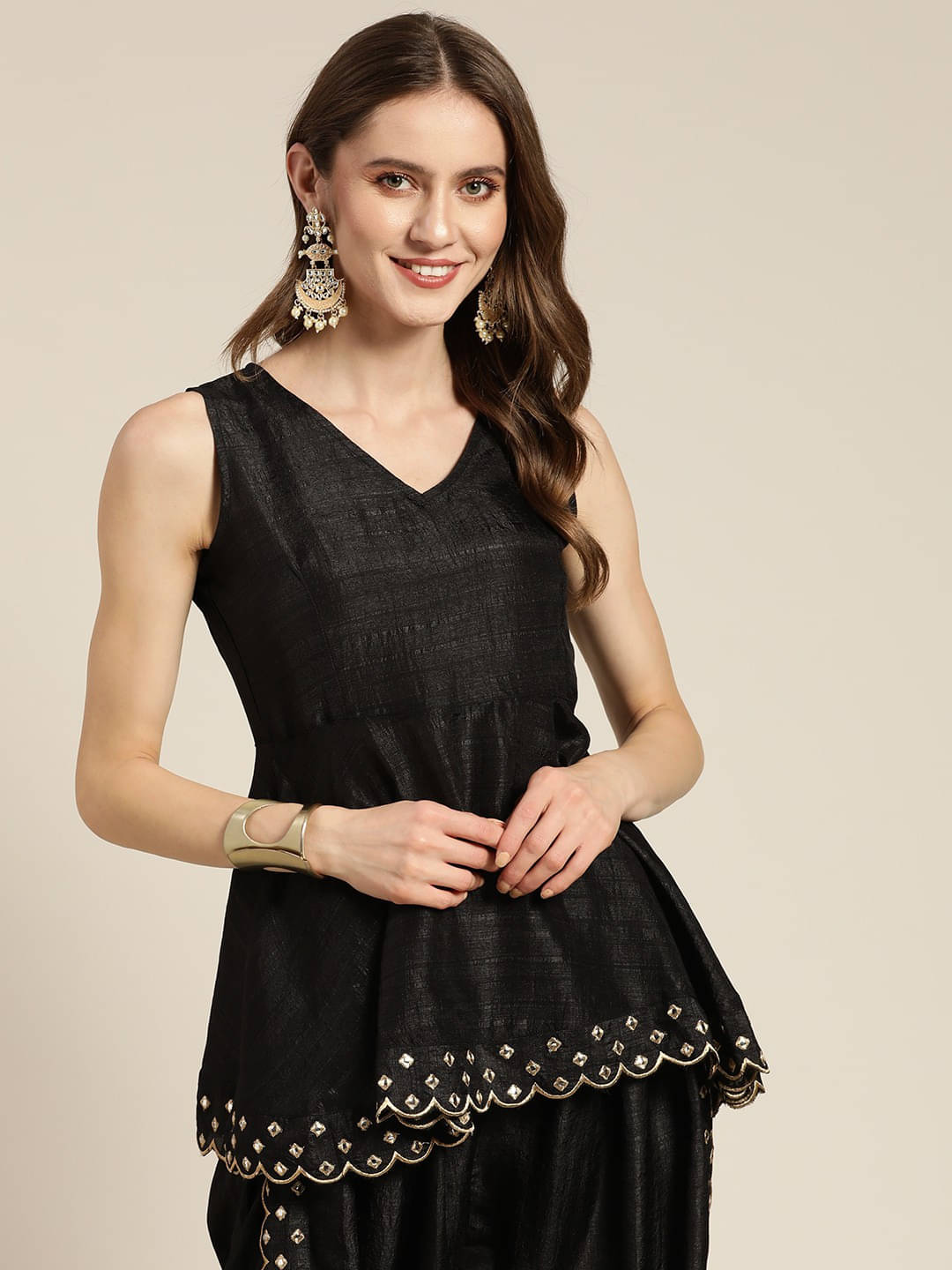     			Shae by SASSAFRAS Women's Silk Peplum Top ( Black )
