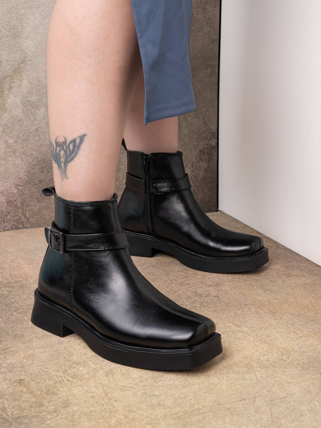     			Fentacia Black Women's Ankle Length Boots