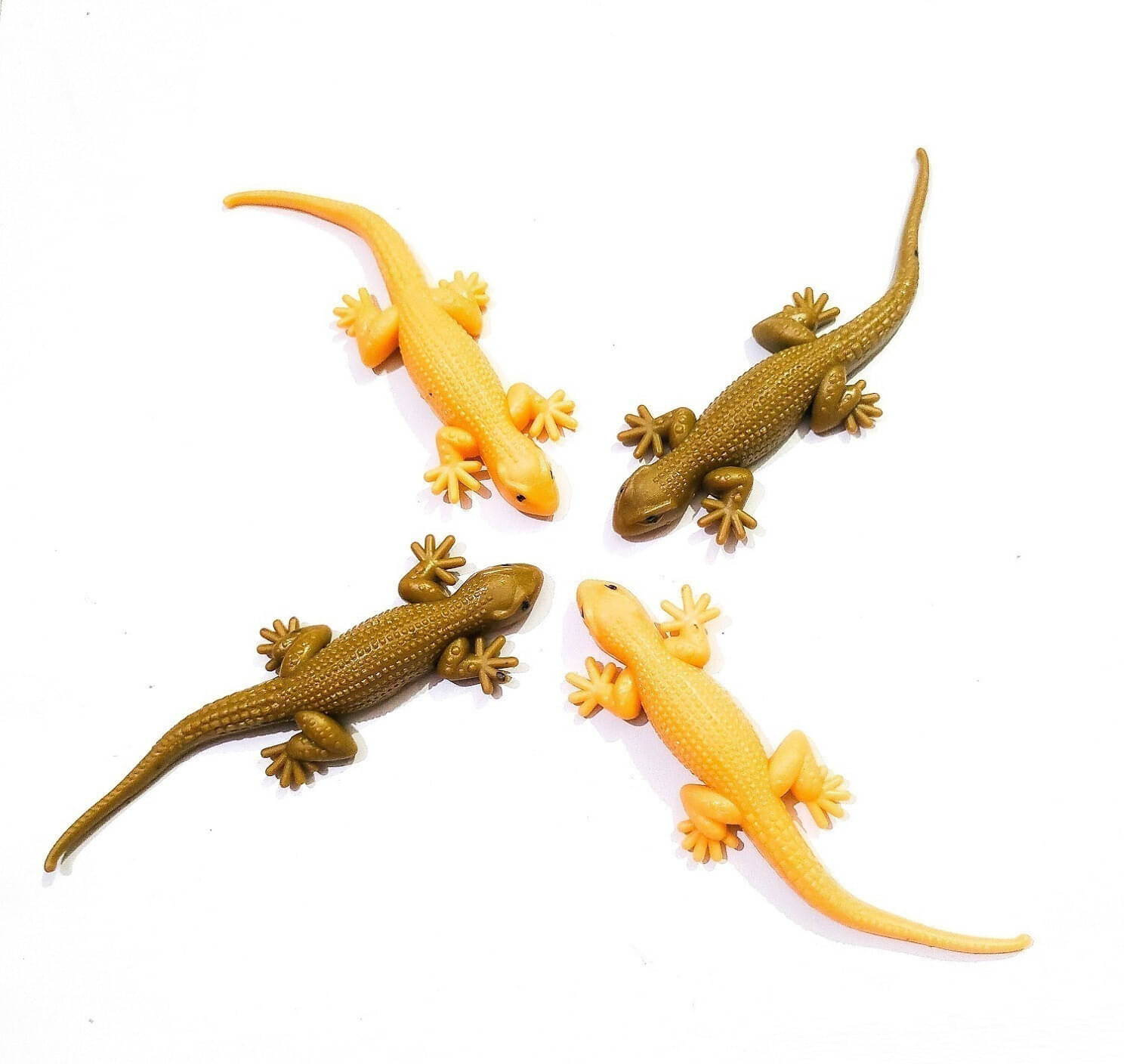     			BBS DEAL lizard_2pcs+4 pcs Centipede Insects Toy For Make Fool and fun gag toy Gag Toy (Multicolor)