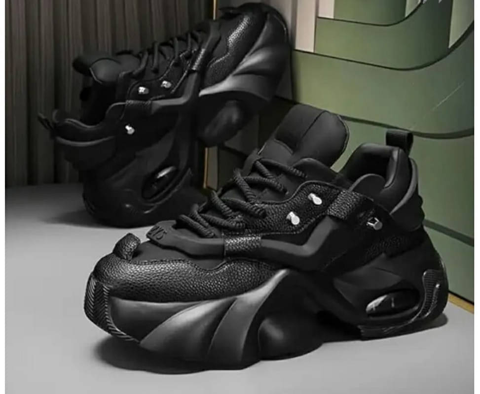     			Bolinzer Black Men's Outdoor Shoes
