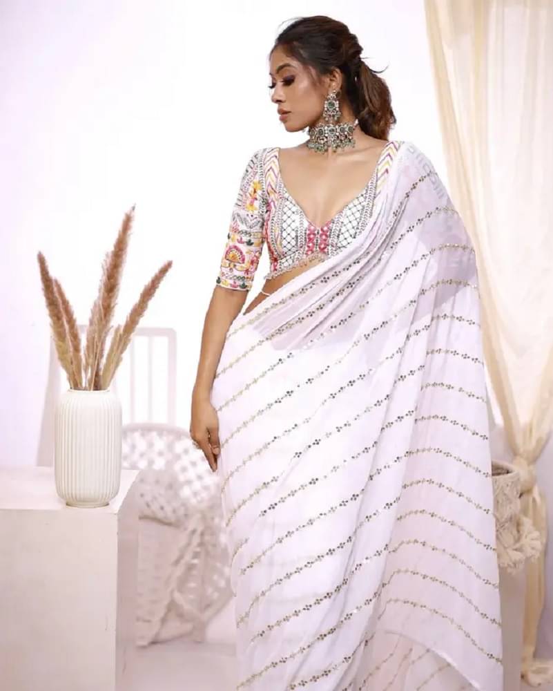 PALKAANO Georgette Woven Design Regular Saree With Unstitched Blouse Piece ( White ) PALKAANO Georgette Woven Design Regular Saree With Unstitched Blouse Piece ( White )