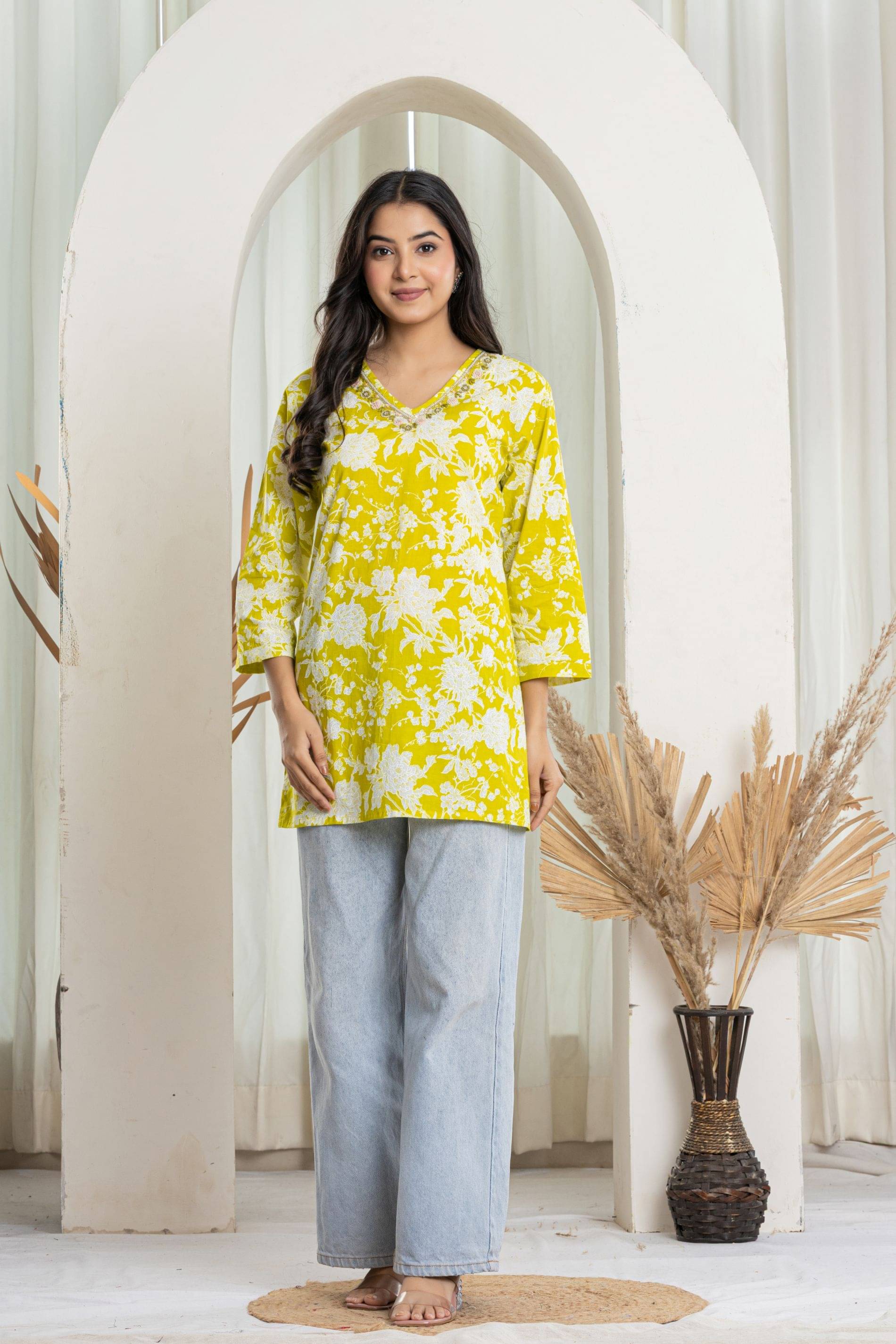     			Style of ayana Women Cotton Printed Straight Kurti ( Yellow )