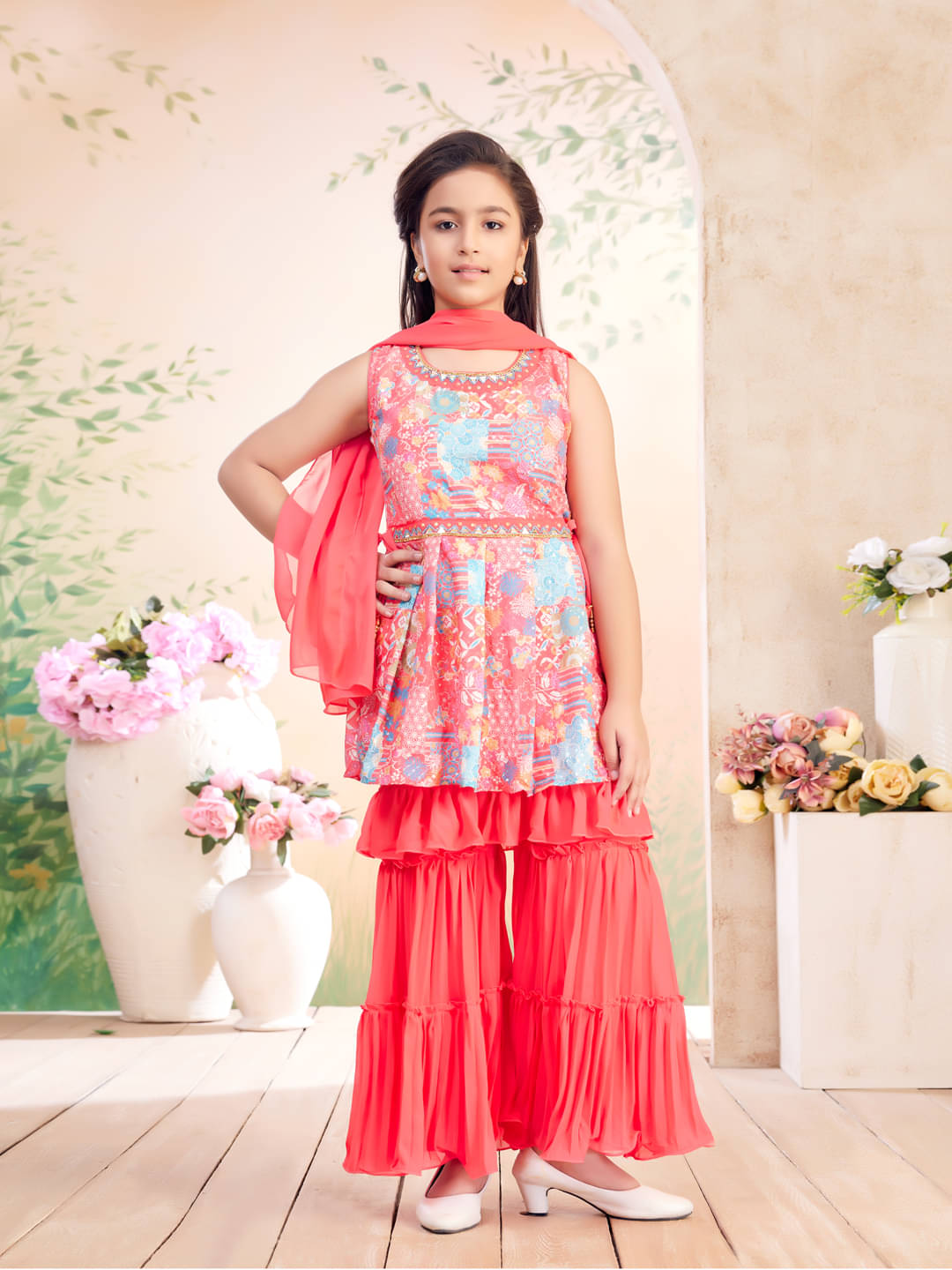     			Aarika Girls Georgette Kurti with Sharara ( Pack of 1 , Pink )
