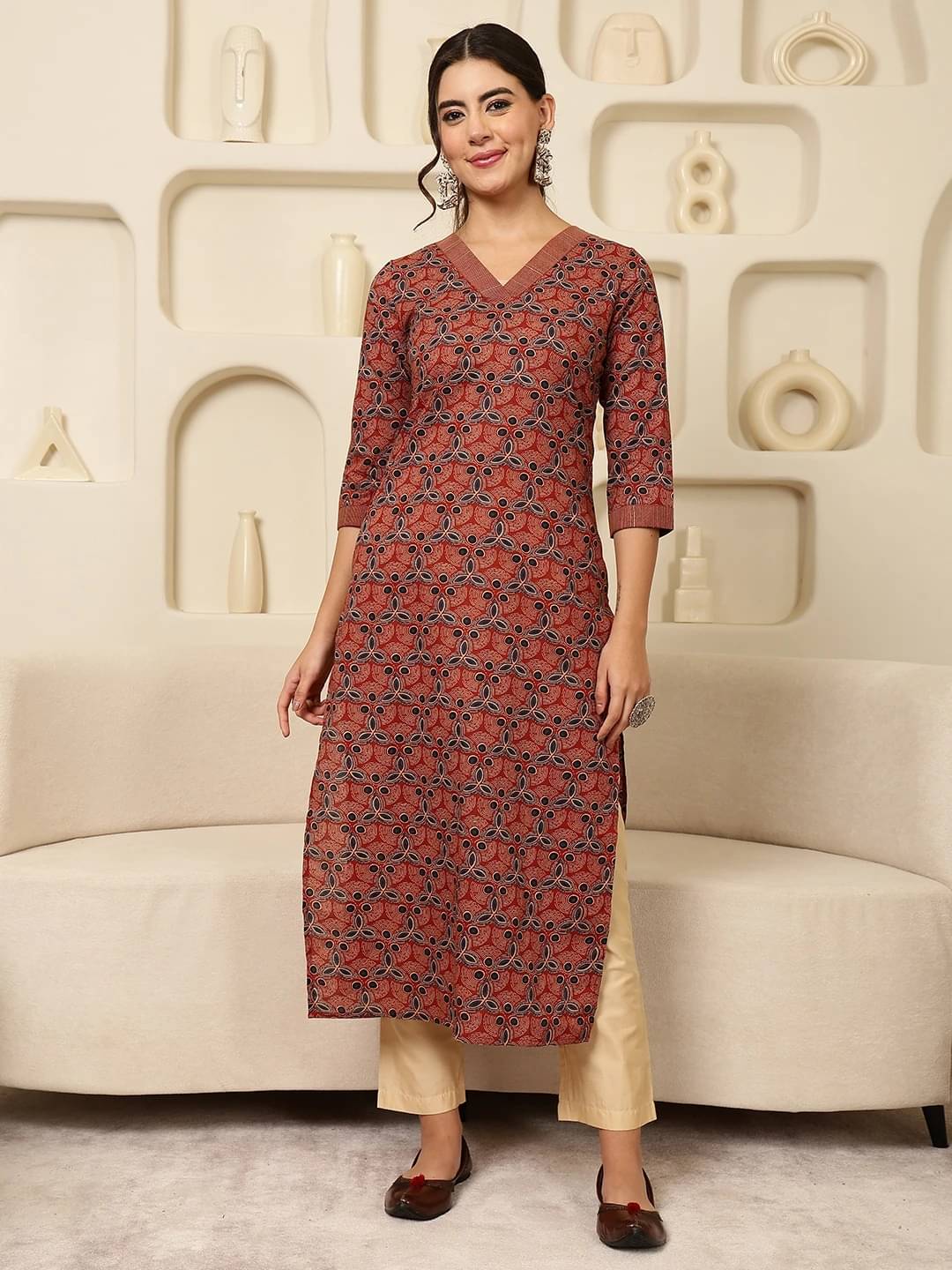     			Gulmohar Jaipur Women Viscose Rayon Printed Straight Kurti ( Maroon )