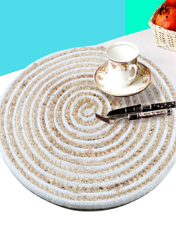BELLA TRUE Jute Floral Round Table Mats ( 30 cm x 30 cm ) Pack of 1 - Brown BELLA TRUE Jute Floral Round Table Mats ( 30 cm x 30 cm ) Pack of 1 - Brown