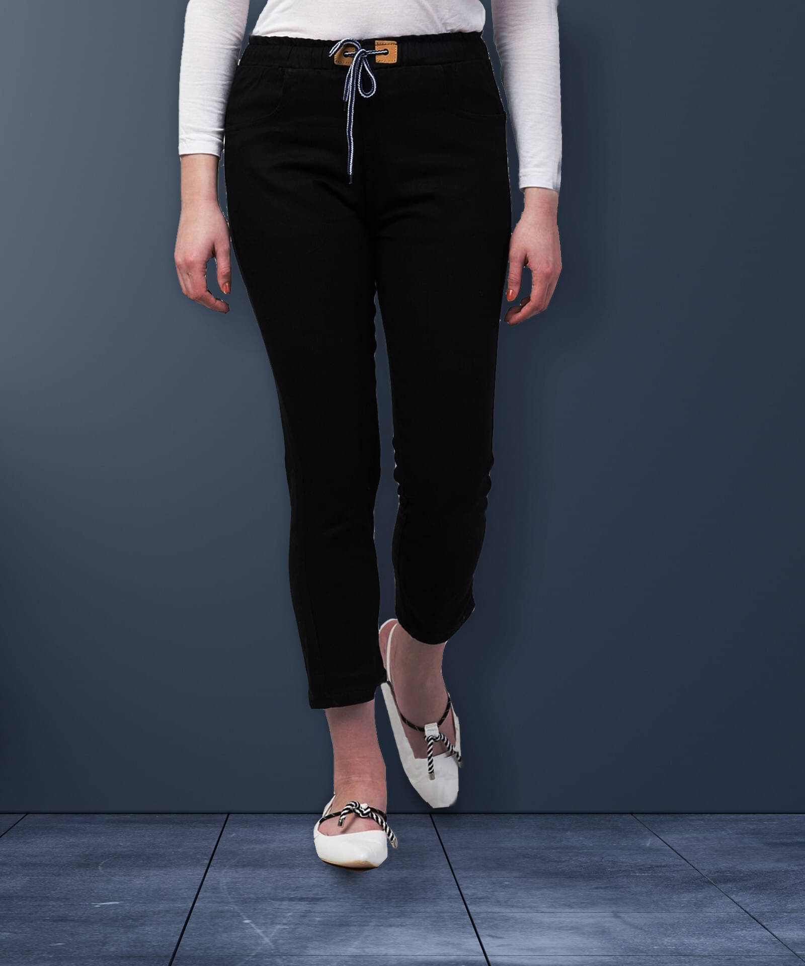     			Coutume Collections Women's Regular Fit Mid-Rise Jeans ( Black )