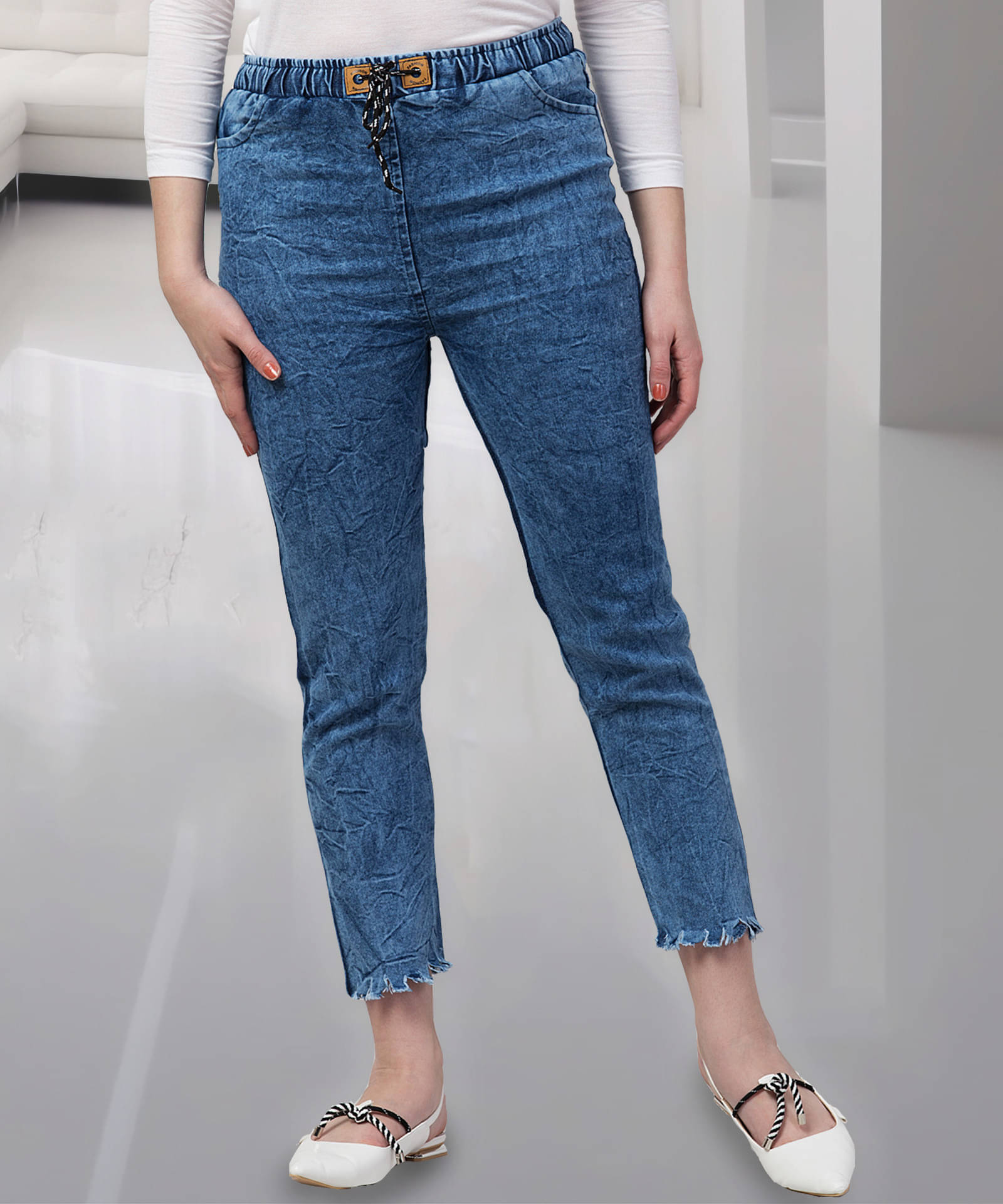     			Coutume Collections Women's Regular Fit Mid-Rise Jeans ( Blue )