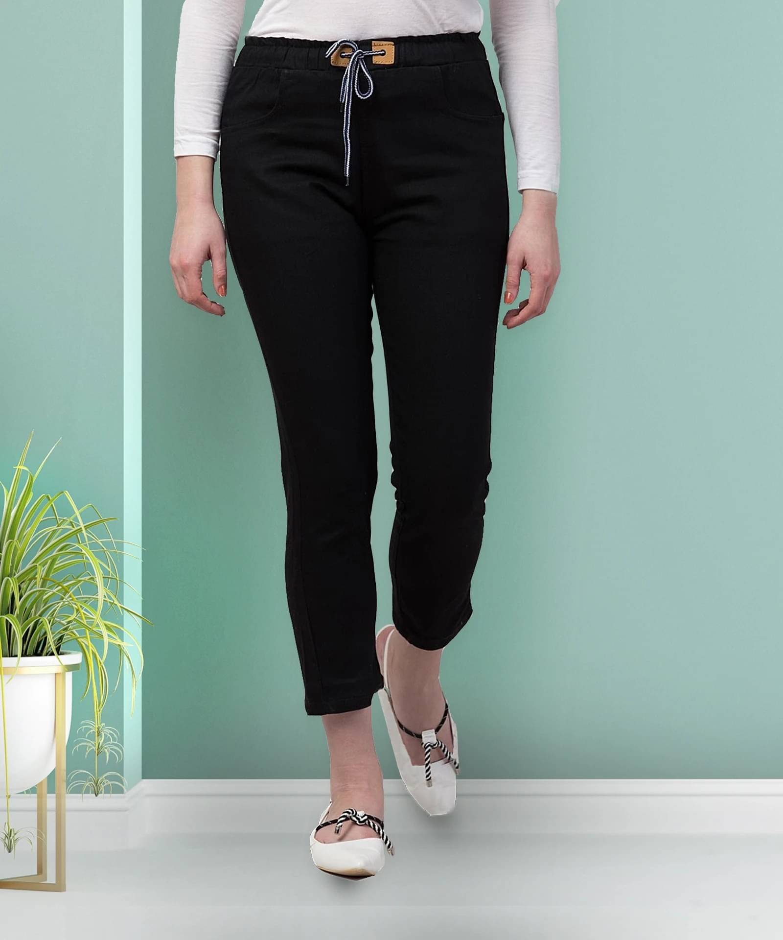     			Coutume Collections Women's Regular Fit Mid-Rise Jeans ( Black )