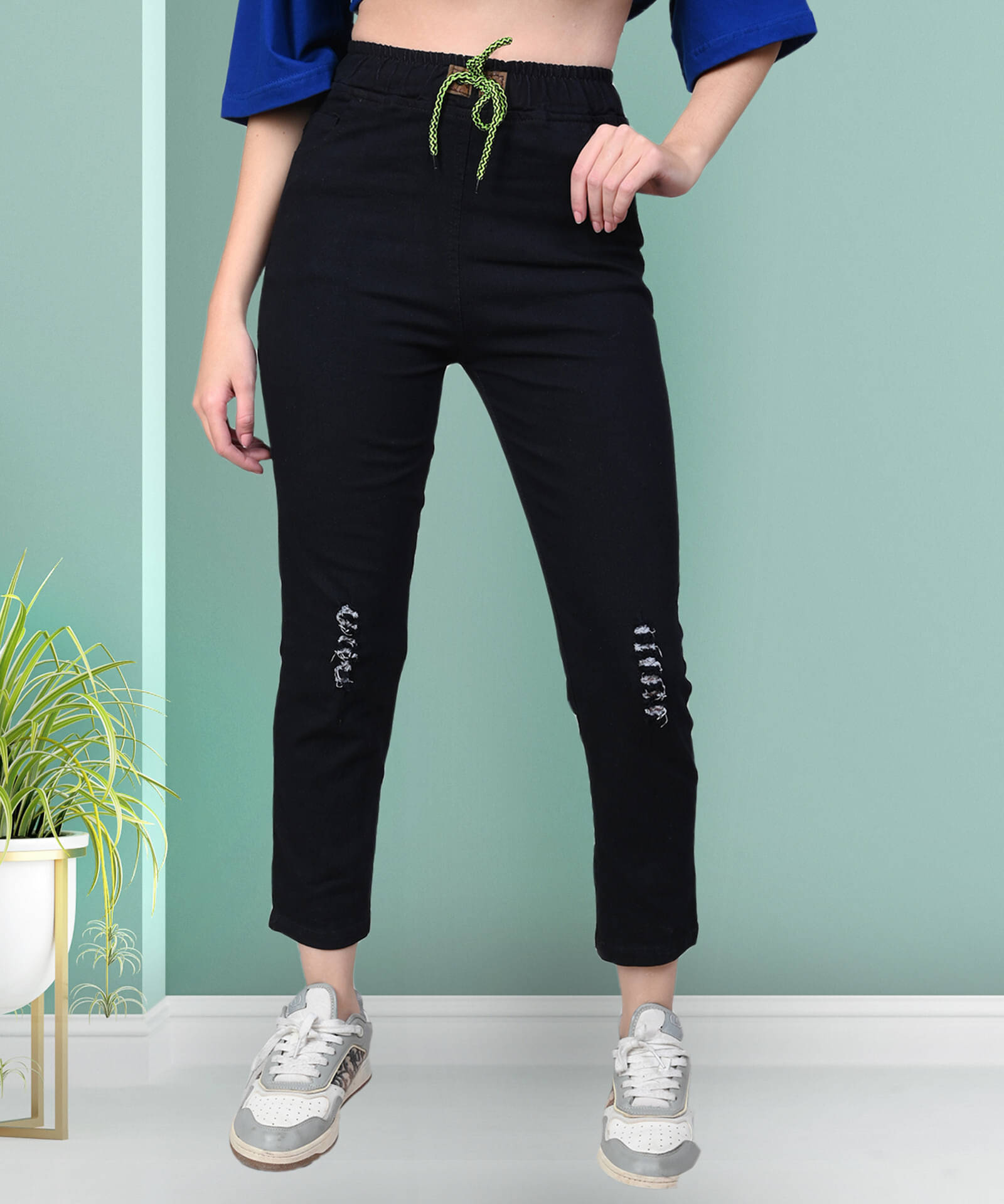     			Coutume Collections Women's Skinny Fit Mid-Rise Jeans ( Black )