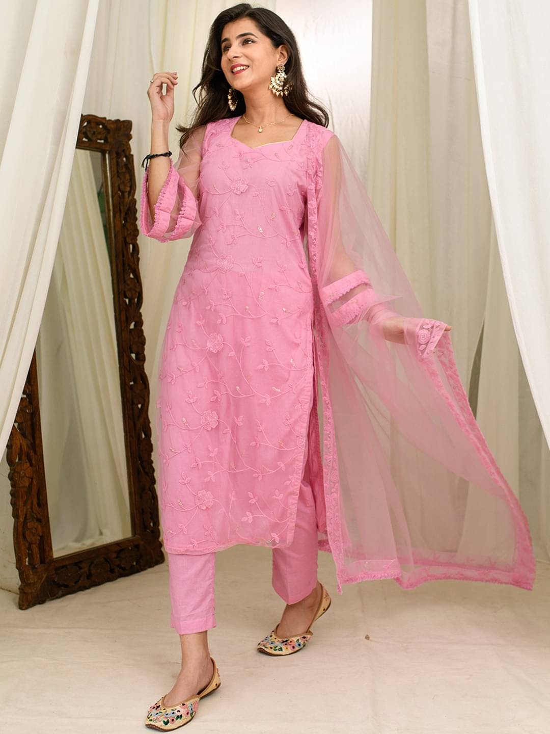     			MEHZEEL FAB Women Net Embroidered Straight Kurti With Pants ( Mauve )