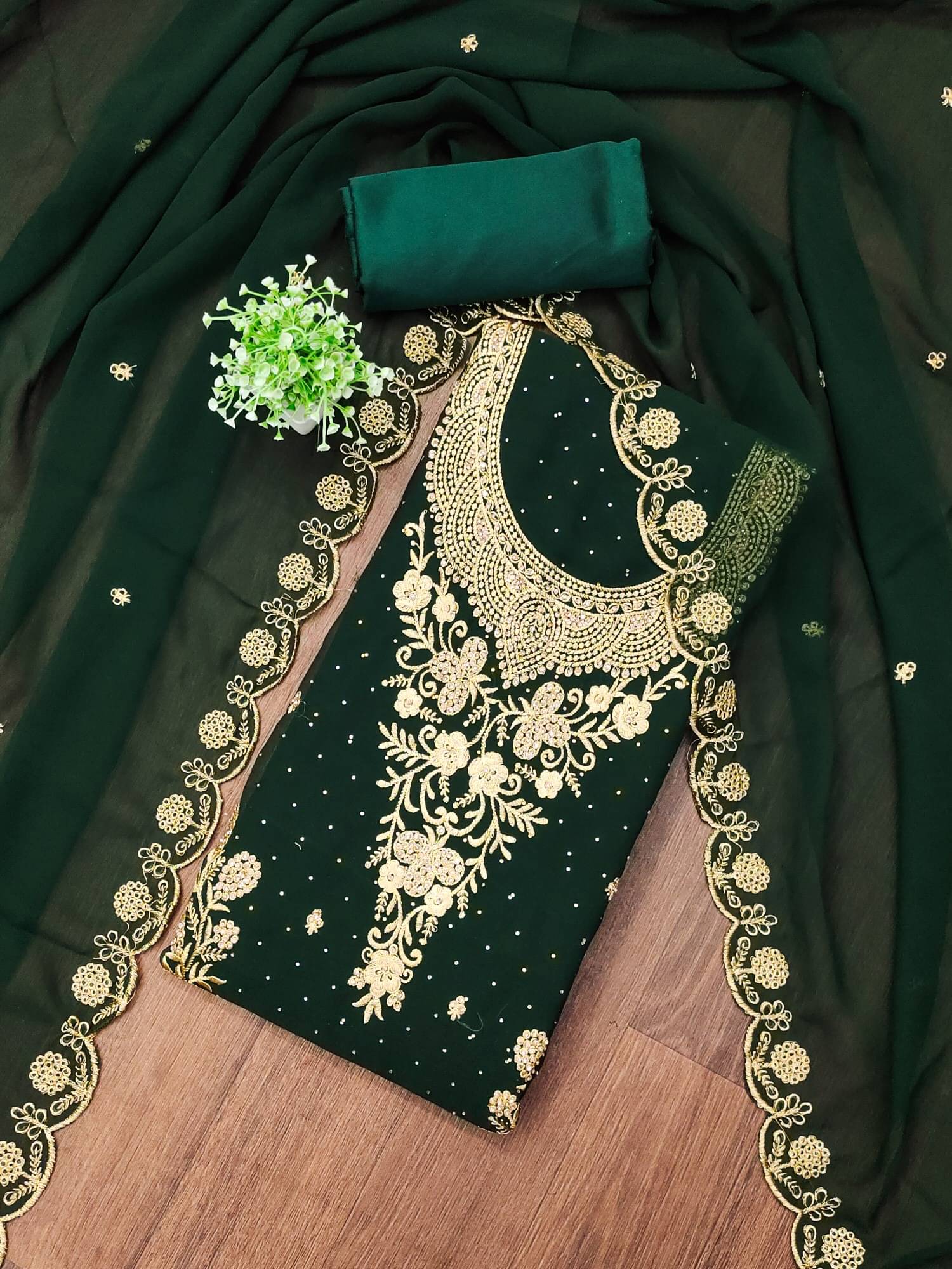     			Panbai sarees Women Georgette Unstitched Dress Material ( Green )