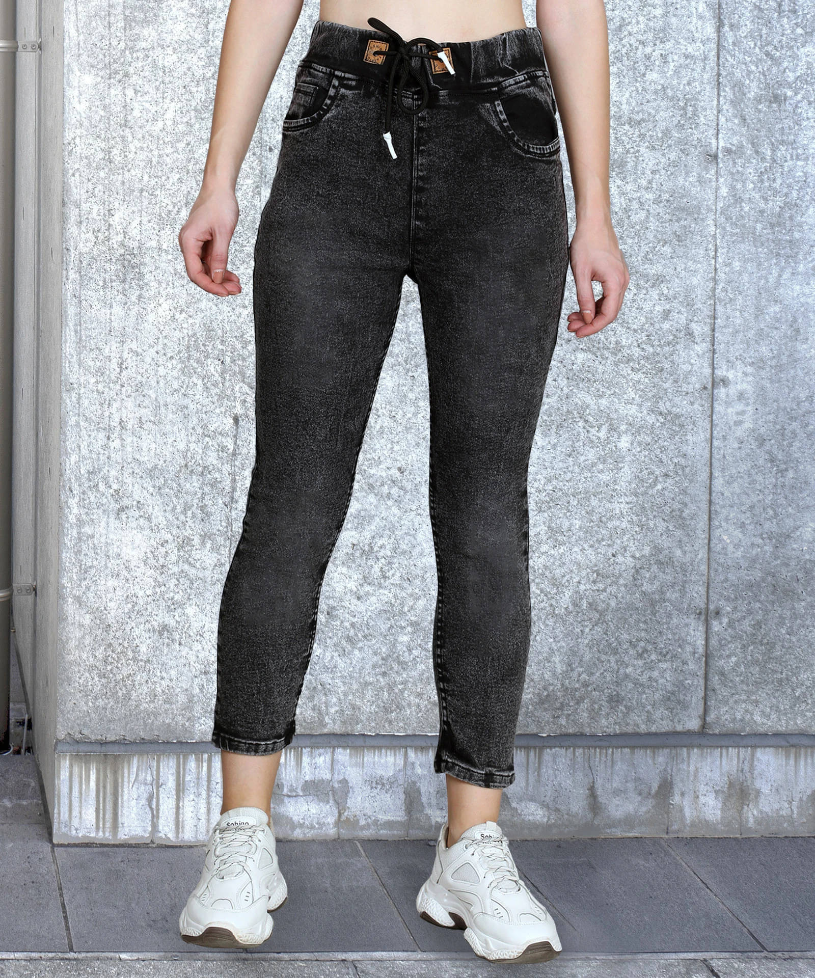     			Coutume Collections Women's Regular Fit Mid-Rise Jeans ( Black )