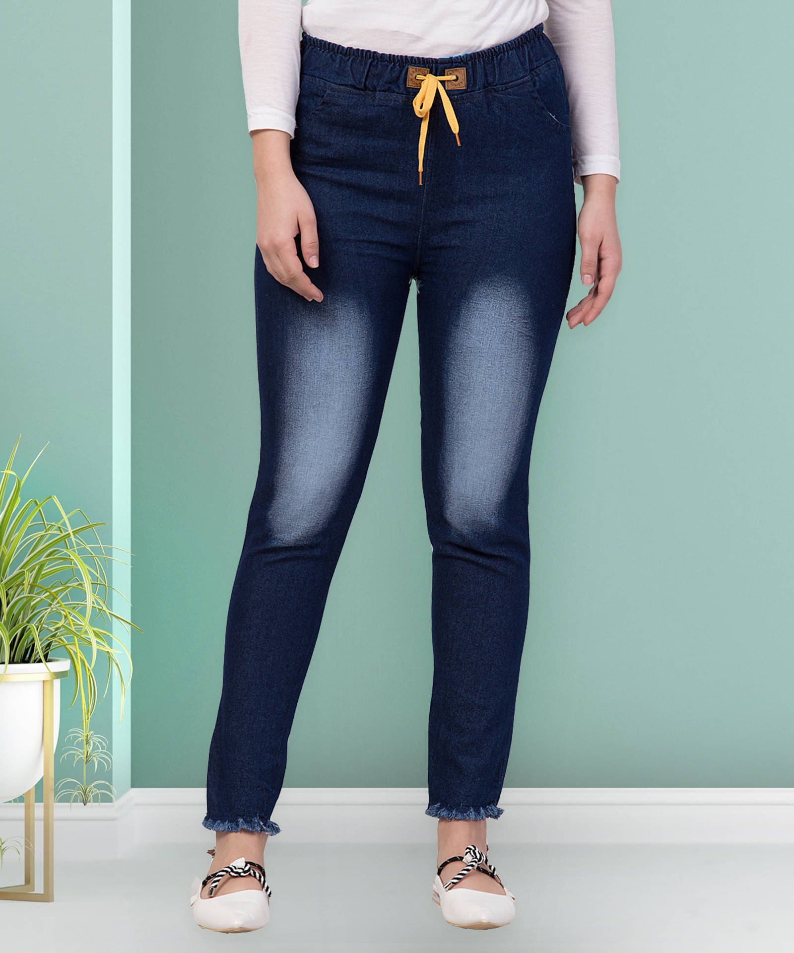     			Coutume Collections Women's Regular Fit Mid-Rise Jeans ( Blue )