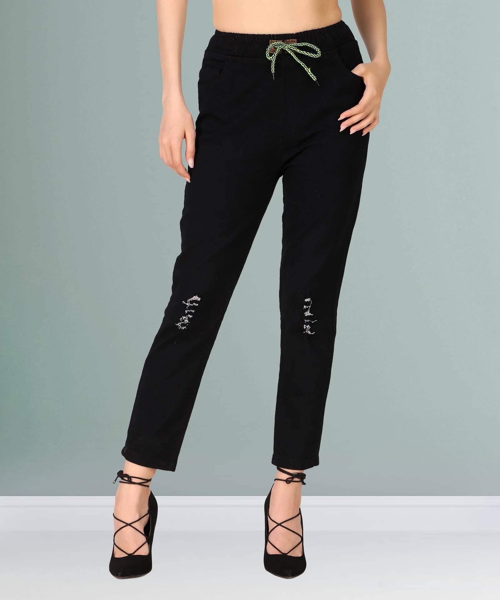     			NEUNK Women's Boyfriend Fit Mid-Rise Jeans ( Black )