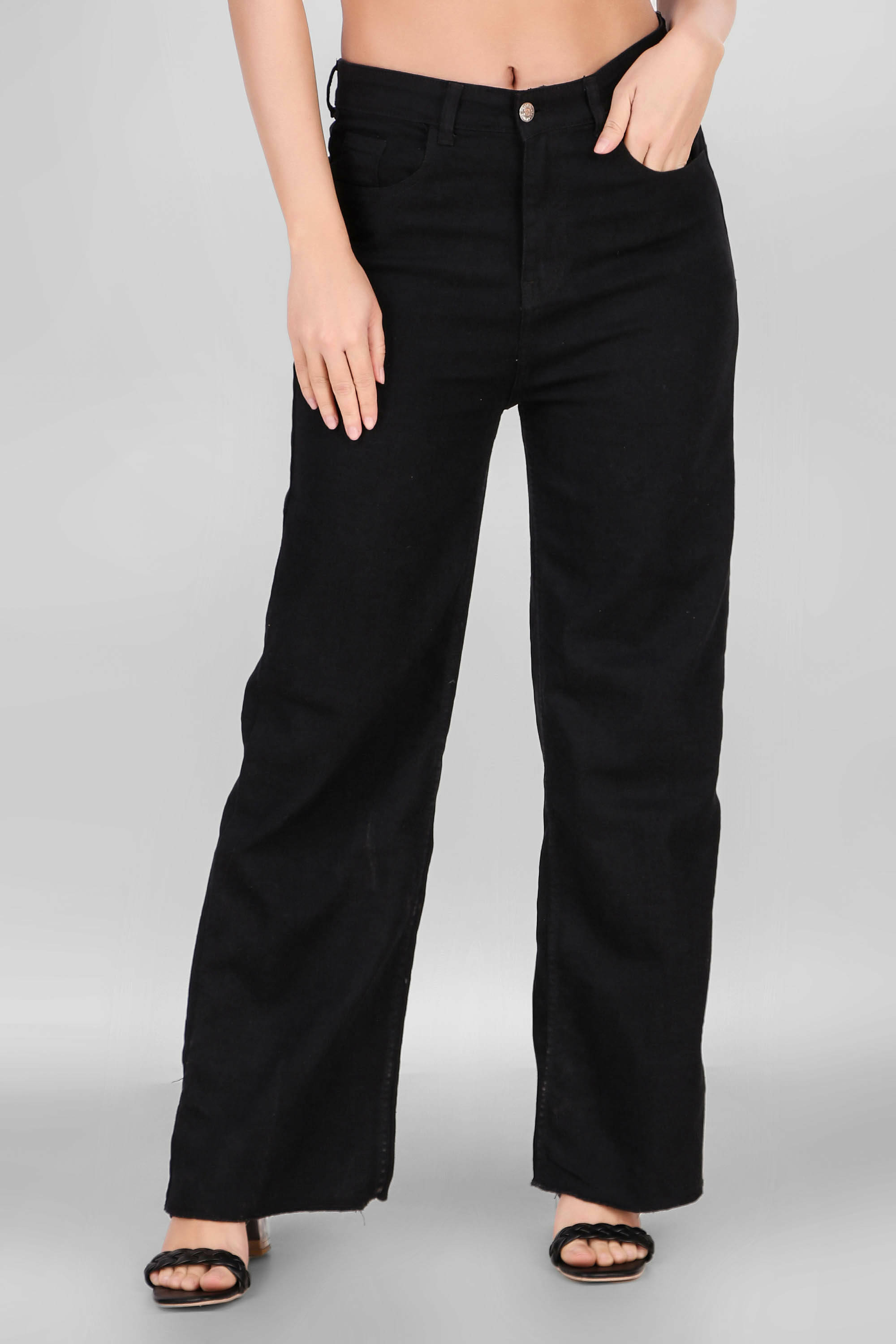     			NEUNK Women's Flared Mid-Rise Jeans ( Black )