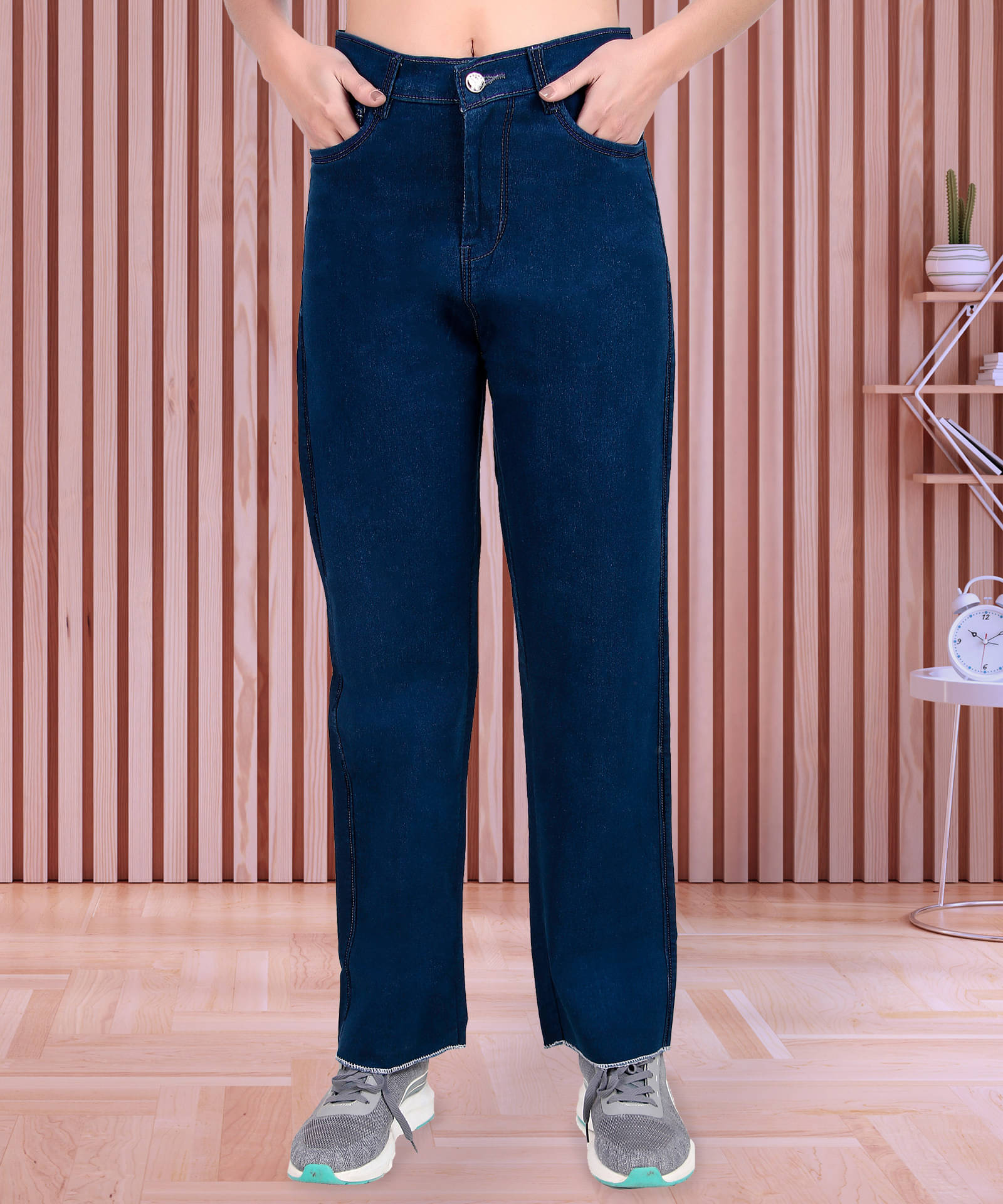     			NEUNK Women's Flared Mid-Rise Jeans ( Black )