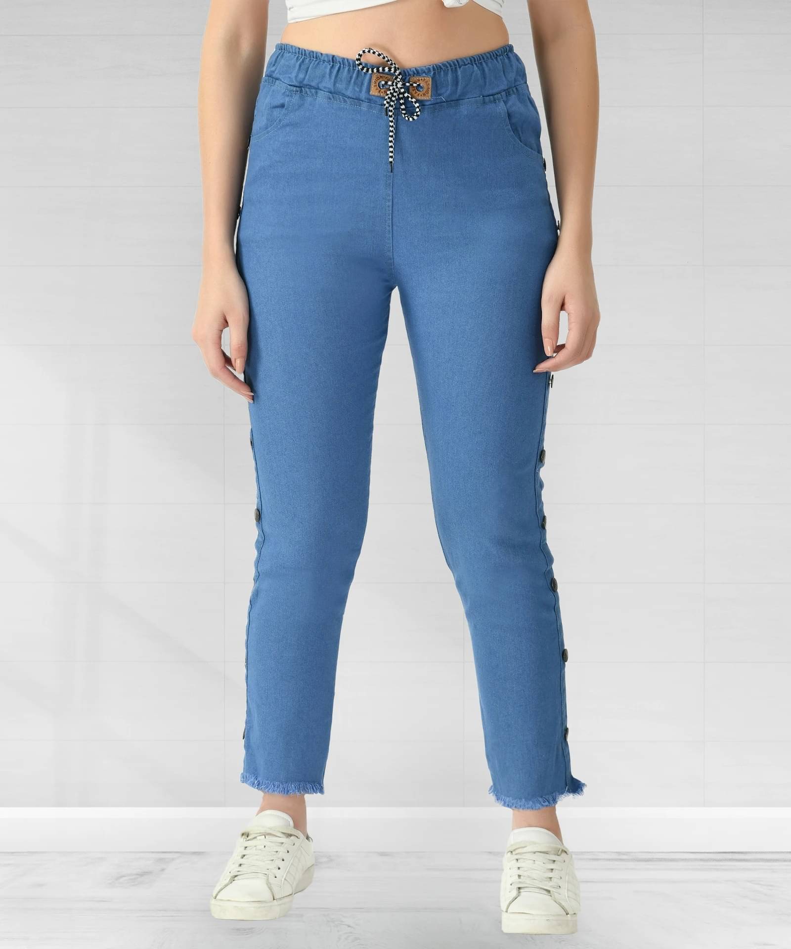     			NEUNK Women's Regular Fit Mid-Rise Jeans ( Light Blue )