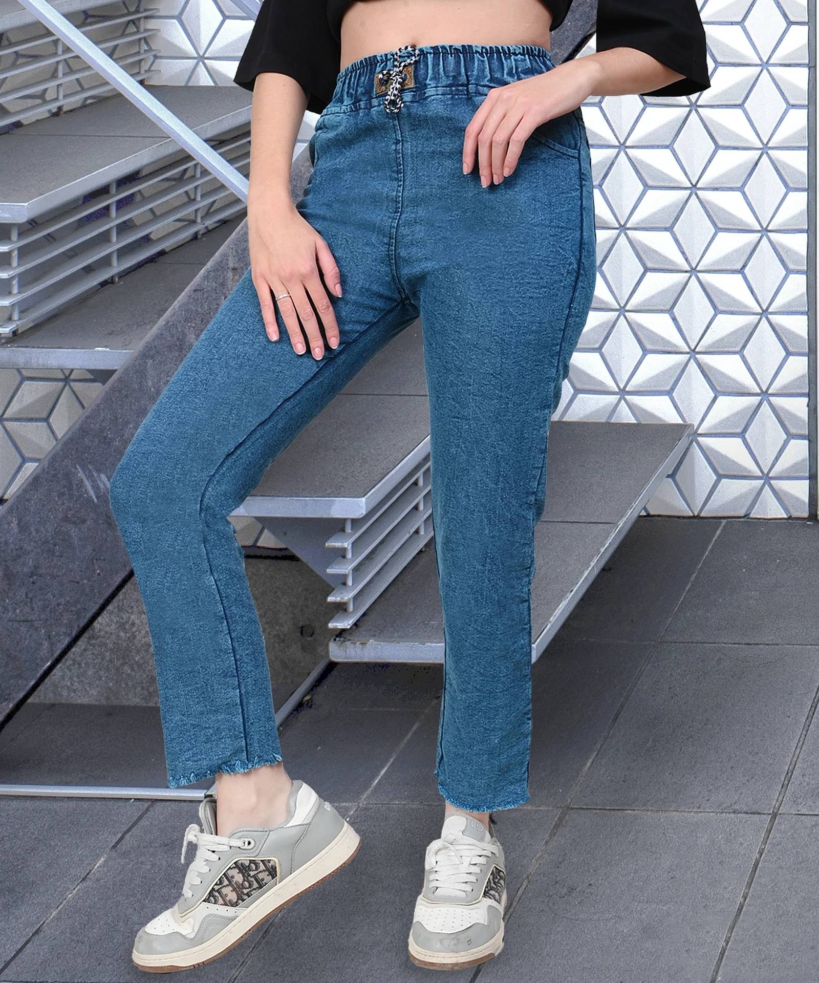     			NEUNK Women's Regular Fit Mid-Rise Jeans ( Black )