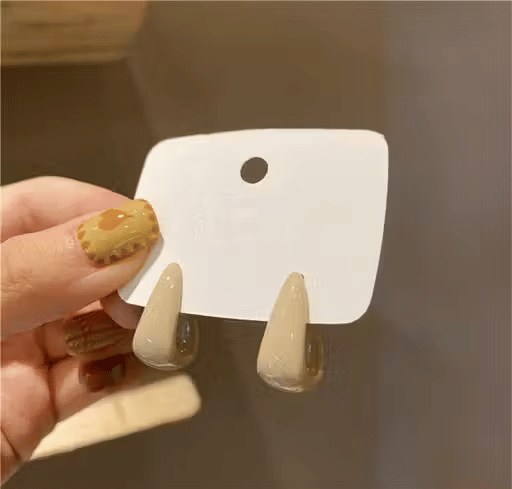     			Generic vijay Beige Stud Earrings ( Pack of 1 )