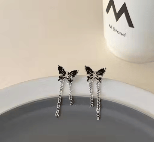     			Generic vijay Black Drop Earrings ( Pack of 1 )