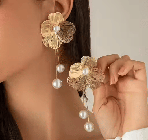     			Generic vijay Golden Drop Earrings ( Pack of 1 )