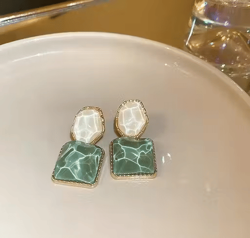     			Generic vijay Green Stud Earrings ( Pack of 1 )