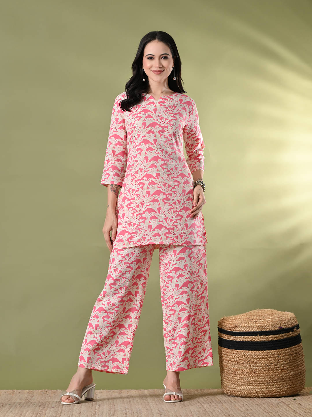     			Hariks Women Printed Top With Trousers Co-Ord Set ( Pink )
