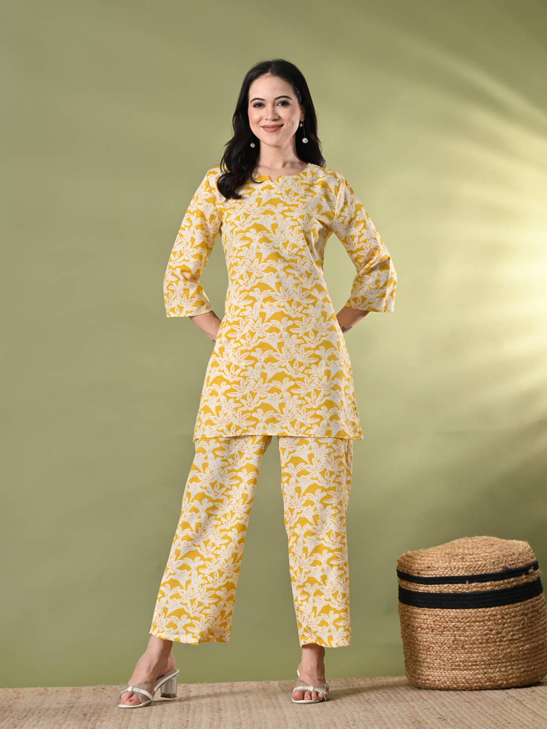     			Hariks Women Printed Top With Trousers Co-Ord Set ( Yellow )