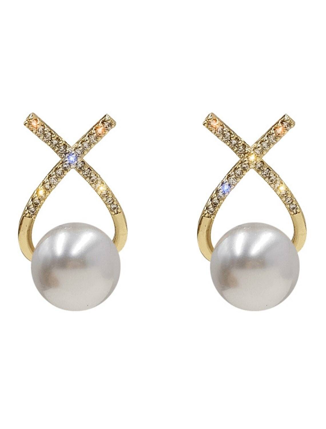     			MULTIWA White Pearl Earrings ( Pack of 1 )