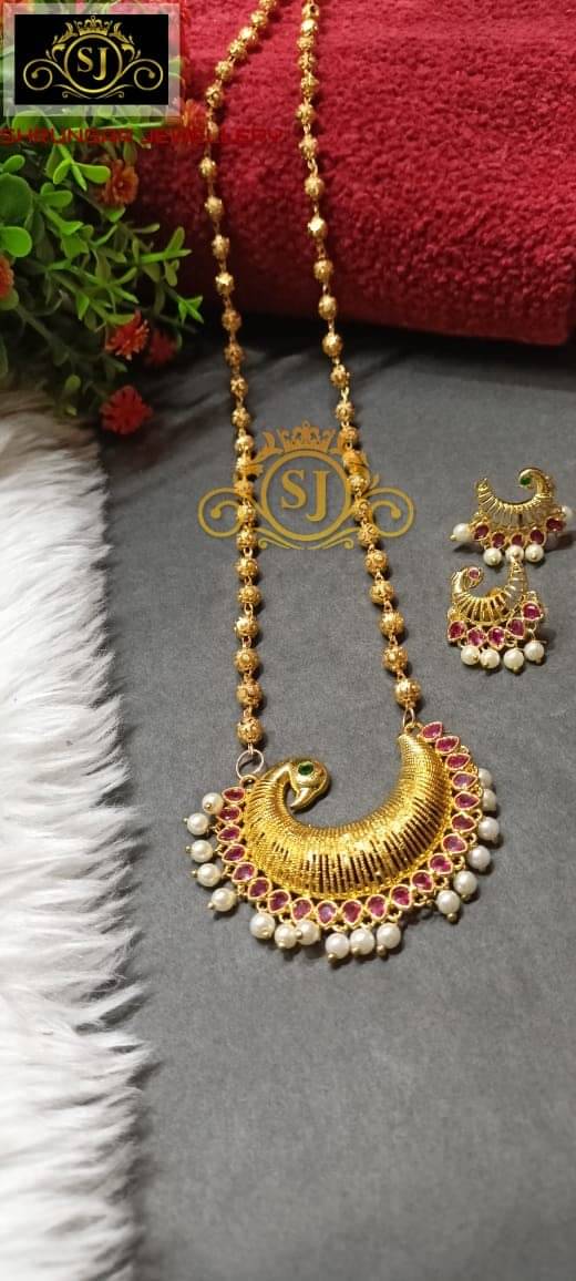     			SAJSHRUNGAR JEWELLERY Golden Copper Necklace Set ( Pack of 1 )