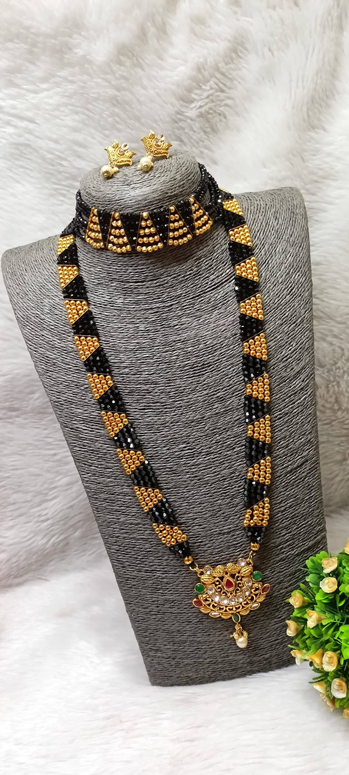     			SAJSHRUNGAR JEWELLERY Golden Copper Necklace Set ( Pack of 1 )