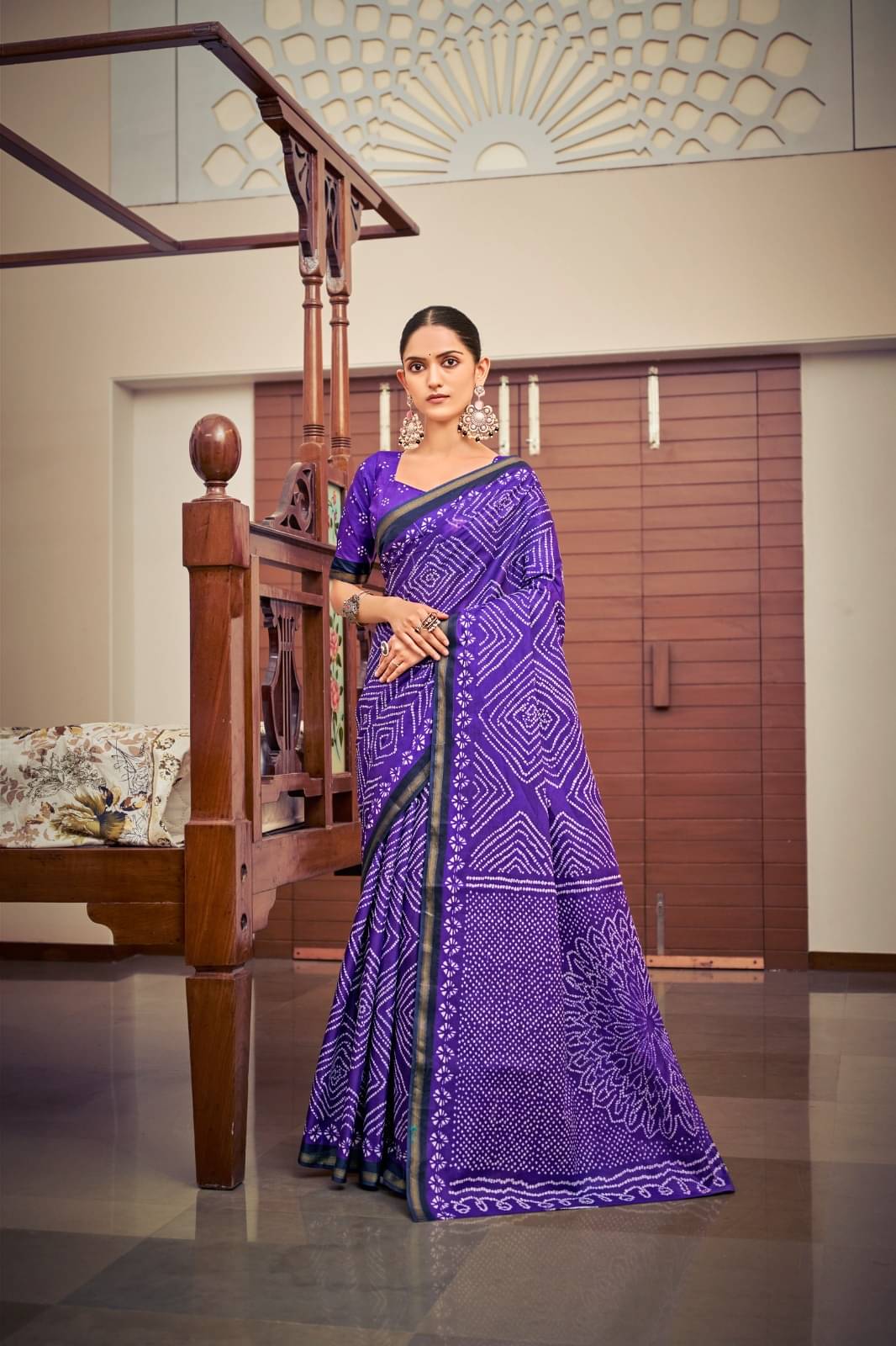 Vasu Creation Cotton Printed Regular Saree With Unstitched Blouse Piece ( Purple ) Vasu Creation Cotton Printed Regular Saree With Unstitched Blouse Piece ( Purple )