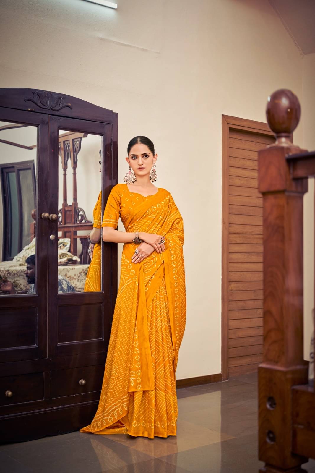 Vasu Creation Cotton Solid Regular Saree With Unstitched Blouse Piece ( Yellow ) Vasu Creation Cotton Solid Regular Saree With Unstitched Blouse Piece ( Yellow )