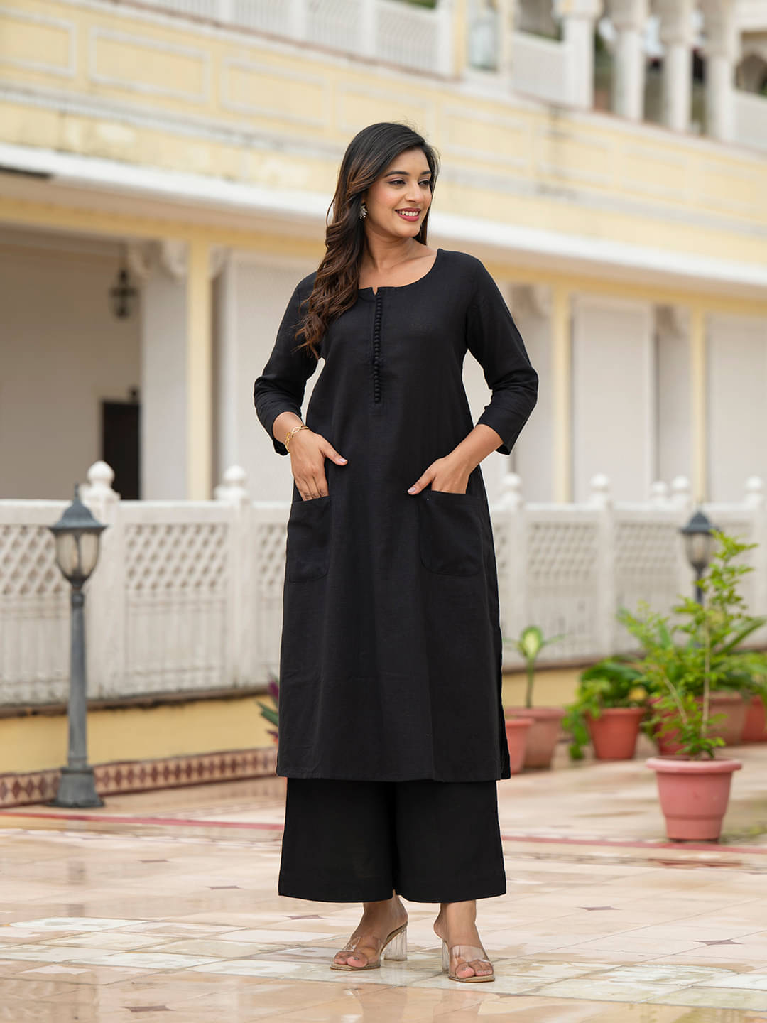 Divena Women Cotton Solid Straight Kurti With Pants ( Black ) Divena Women Cotton Solid Straight Kurti With Pants ( Black )