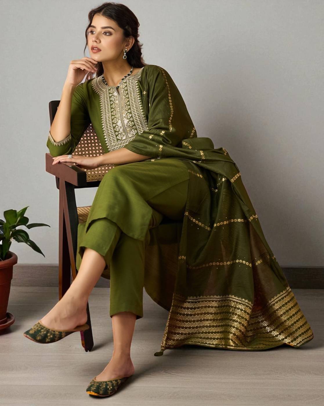     			OMICRON FAB Women Chanderi Embroidered Straight Kurti With Pants ( Green )