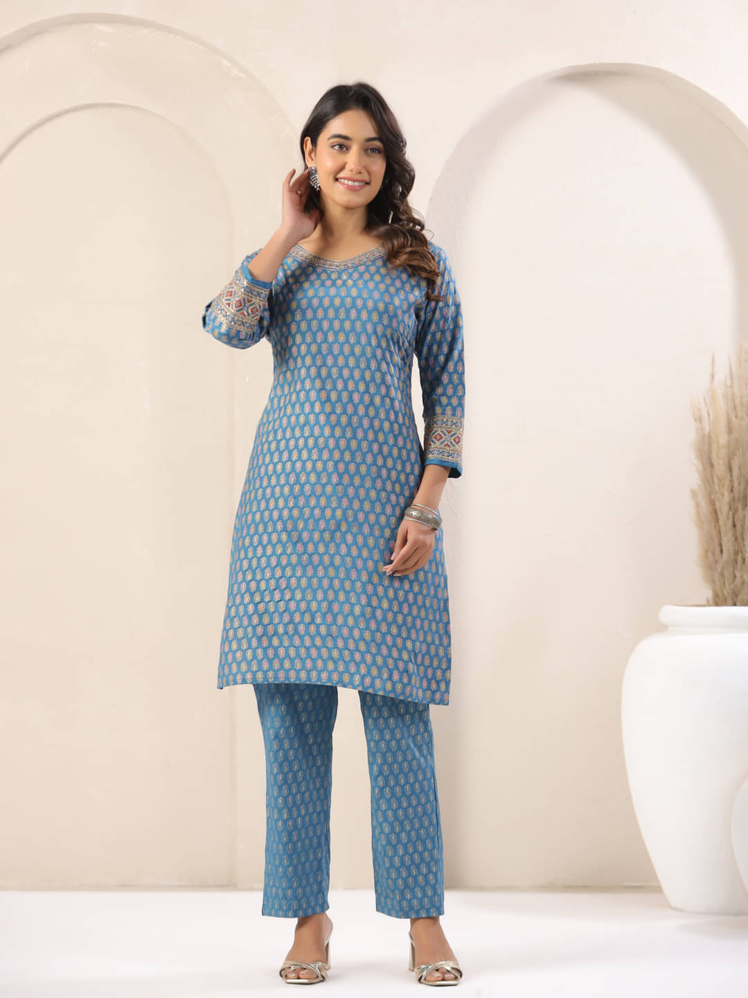 Span Women Silk Printed A-Line Kurti With Pants ( Blue ) Span Women Silk Printed A-Line Kurti With Pants ( Blue )