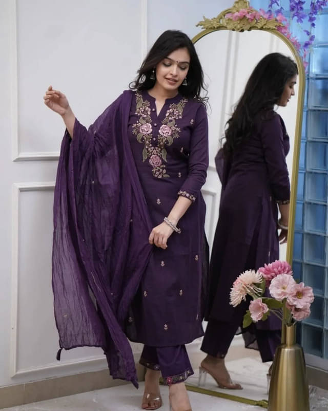 Supar Sleave Women Viscose Embroidered Straight Kurti With Pants ( Purple )     			Supar Sleave Women Viscose Embroidered Straight Kurti With Pants ( Purple )