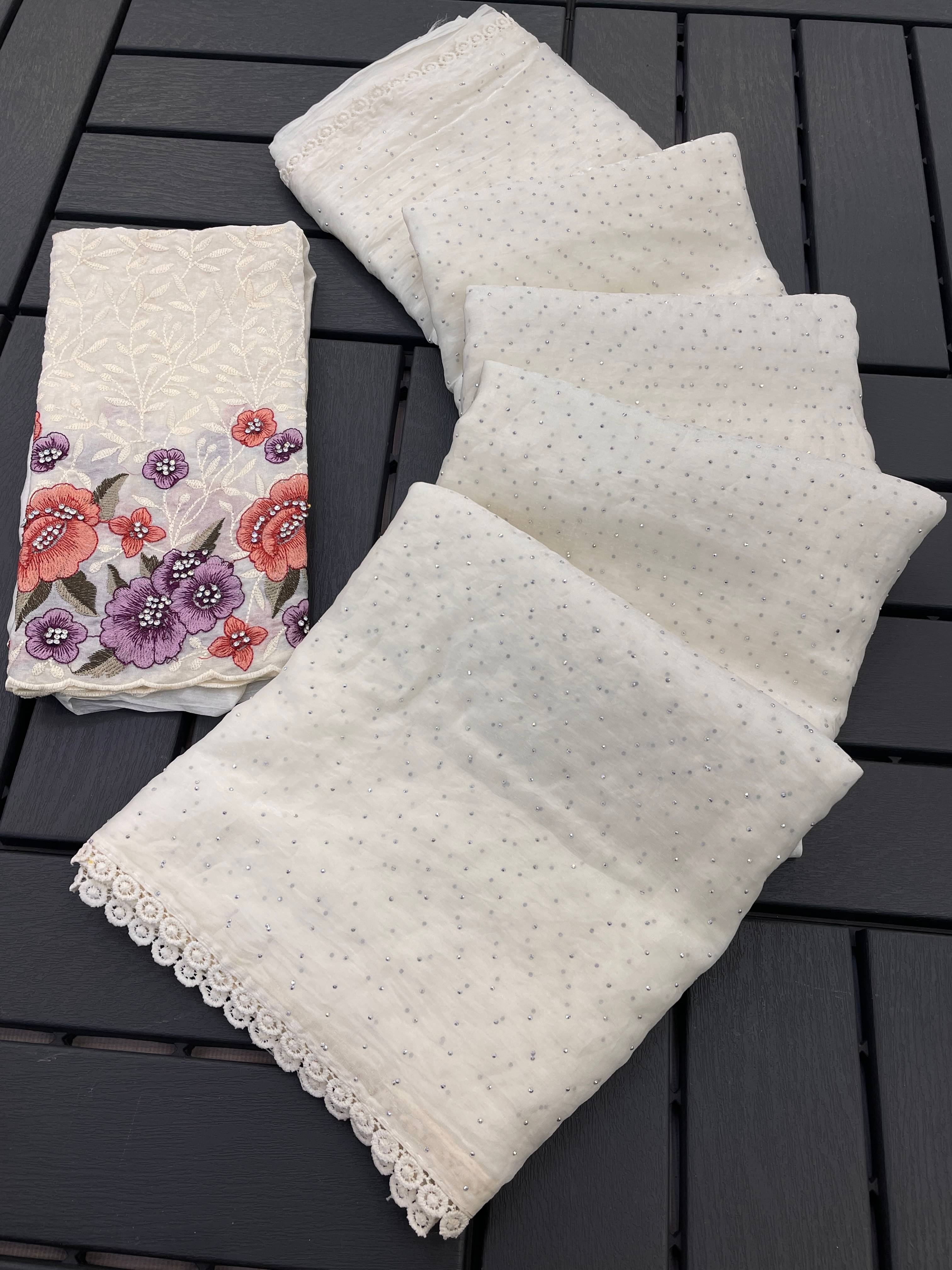 THE STYLE CLUB Jimmy Choo Embroidered Regular Saree With Unstitched Blouse Piece ( White ) THE STYLE CLUB Jimmy Choo Embroidered Regular Saree With Unstitched Blouse Piece ( White )