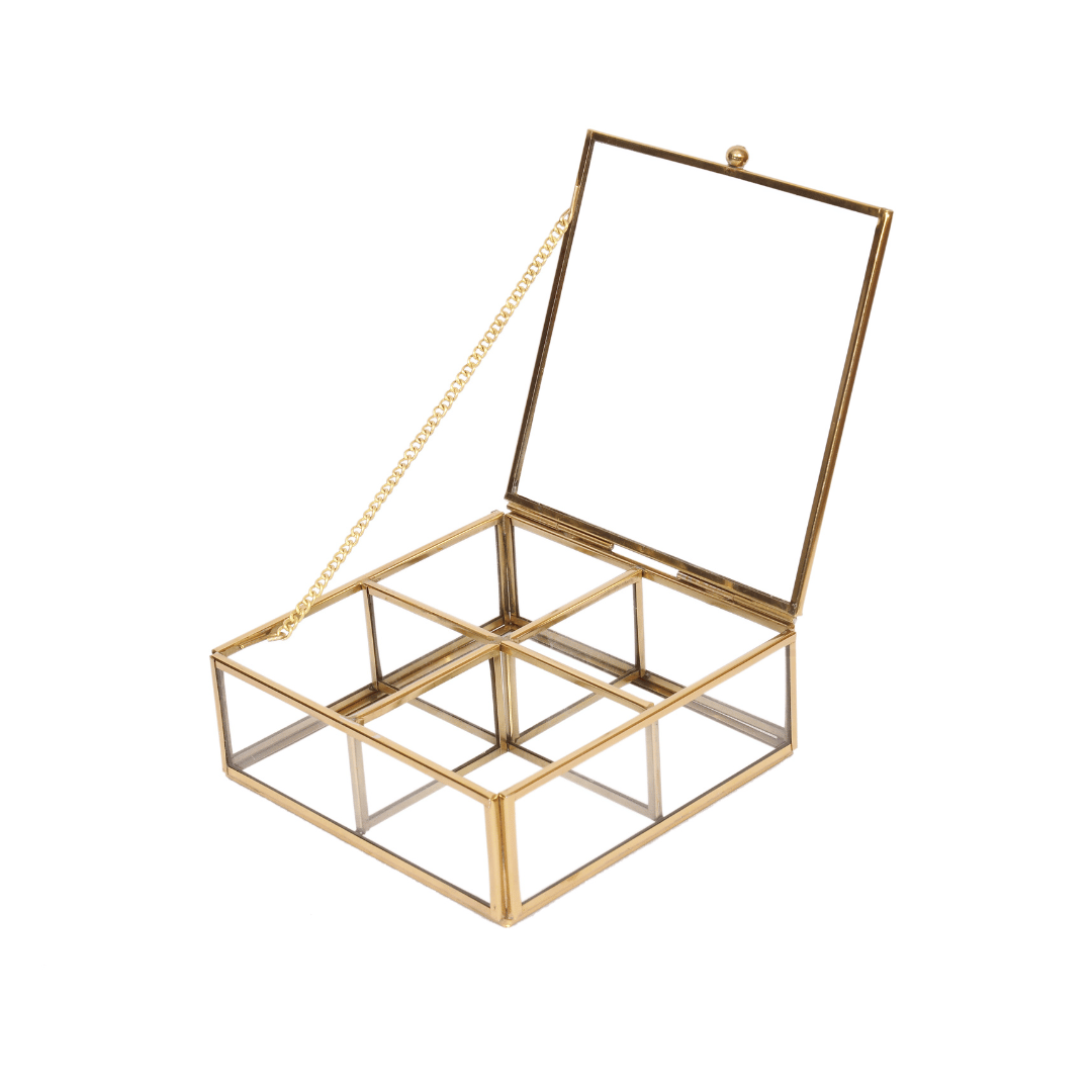 THE UNIQUE DESIGNS Collection Cosmetics Metal jwellery Construction Vintage Handmade Makeup jwellery Organizer with Beautiful Gold Color (4 Compartments Gold Vintage, Gold) THE UNIQUE DESIGNS Collection Cosmetics Metal jwellery Construction Vintage Handmade Makeup jwellery Organizer with Beautiful Gold Color (4 Compartments Gold Vintage, Gold)