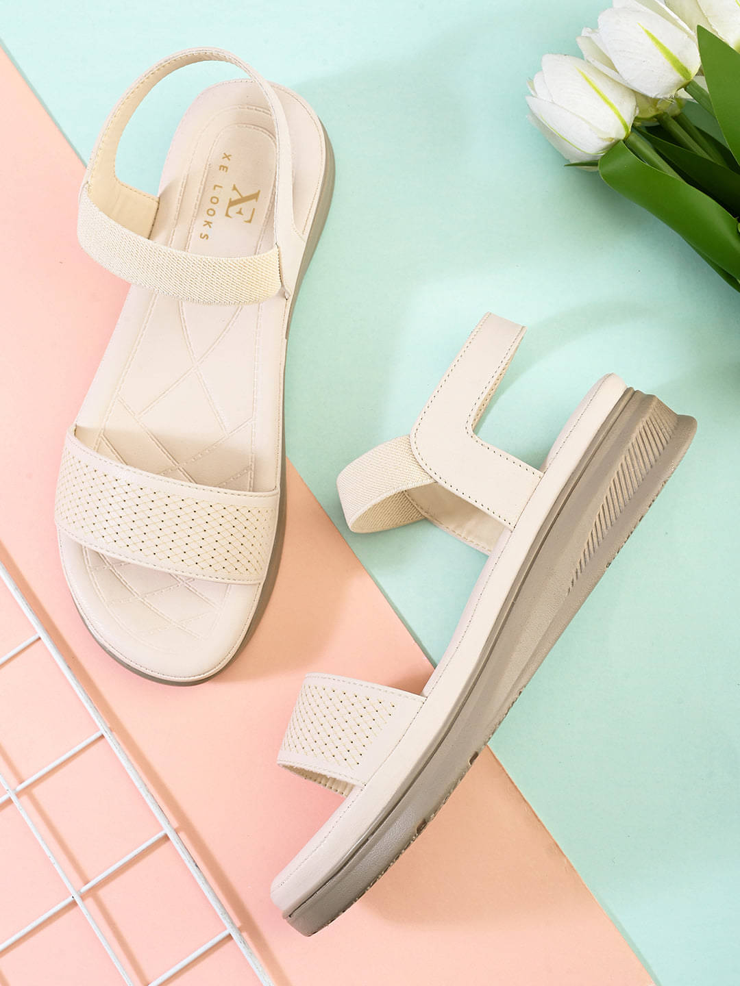 XE Looks Cream Women's Flats XE Looks Cream Women's Flats