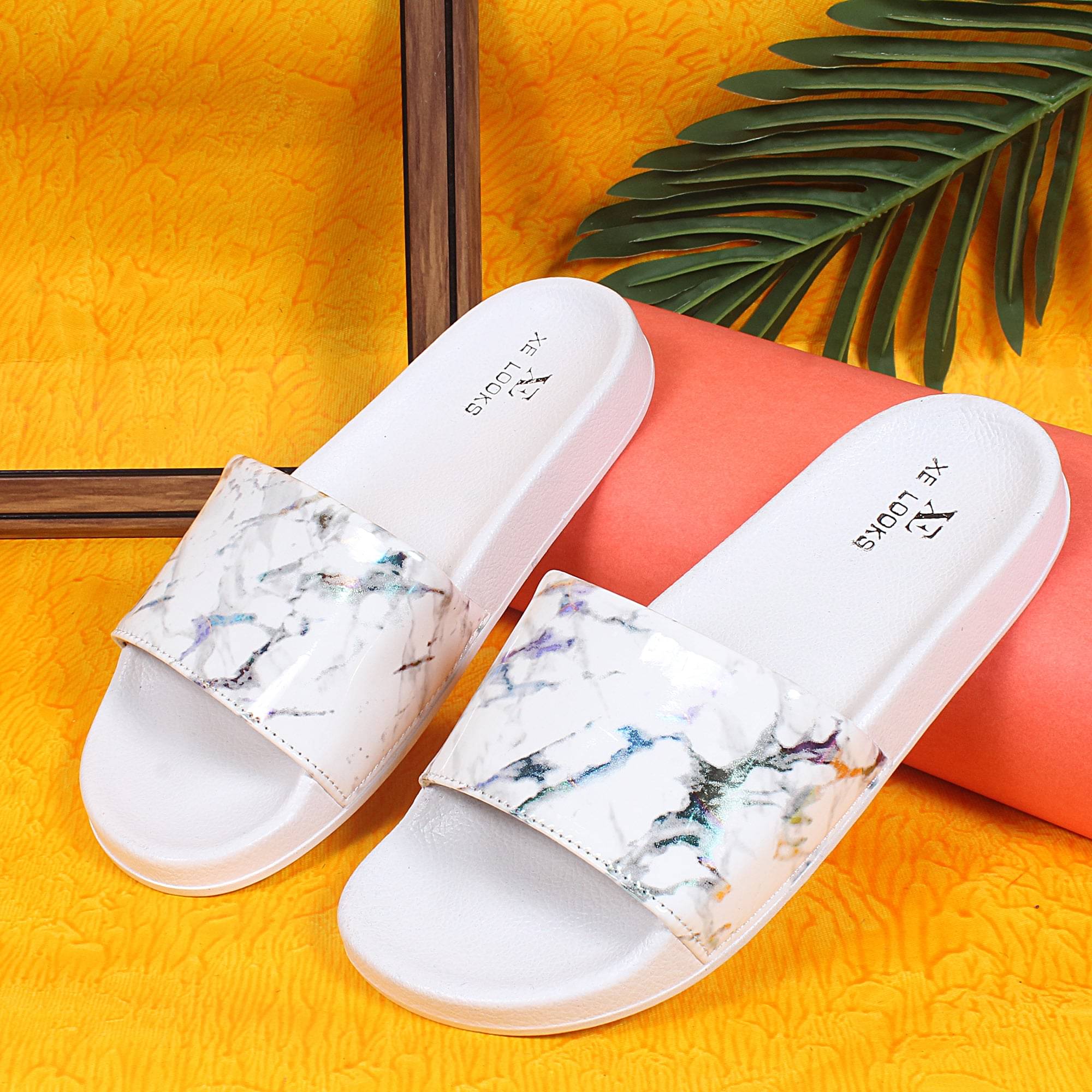     			XE Looks White Women's Slide